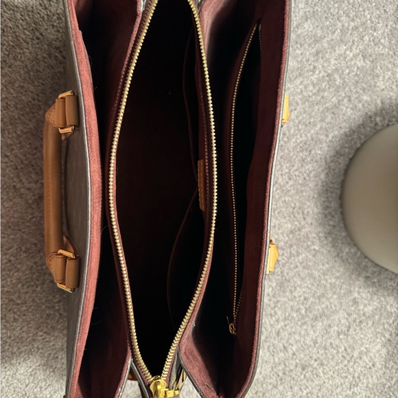 Louis Vuitton Handbag - Picture 6 of 7